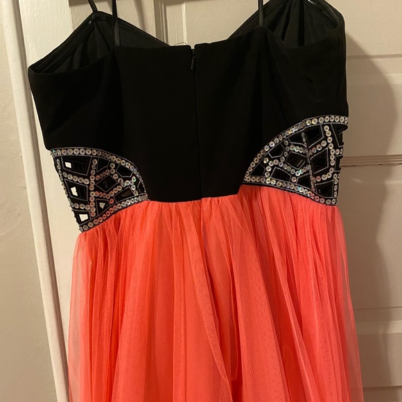 David’s Bridal (Blondie Nites) Prom Dress - Picture 10 of 12